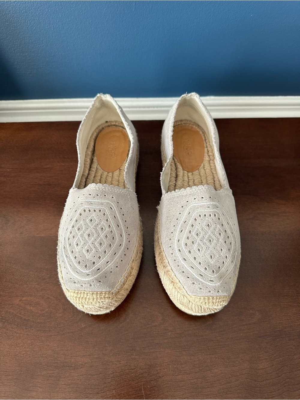 UGG Heidi Perf Espadrille Flats Suede Slip On Shoes Jasmine Cream Size 6.5